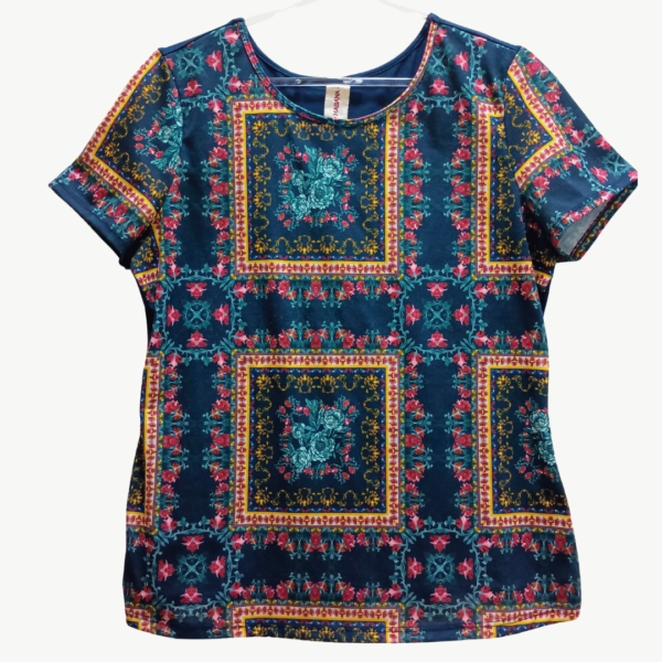 T-SHIRT HABANA AZUL MARINHO ESTAMPA QUADRO DE FLORES - COSTA LISA